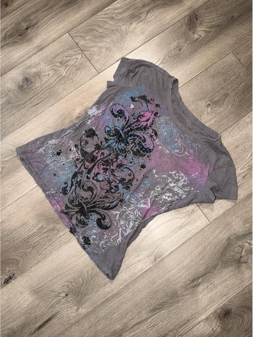 Y2K 2000s Ransom Fleur De Lis Graphic Tee